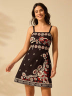 CAJUNI Vestido Curto Preto com Alça em Estilo Boho Tropical, Impressão de Plantas, Azaléia, Girassol para Férias Casuais de Verão para Mulheres
