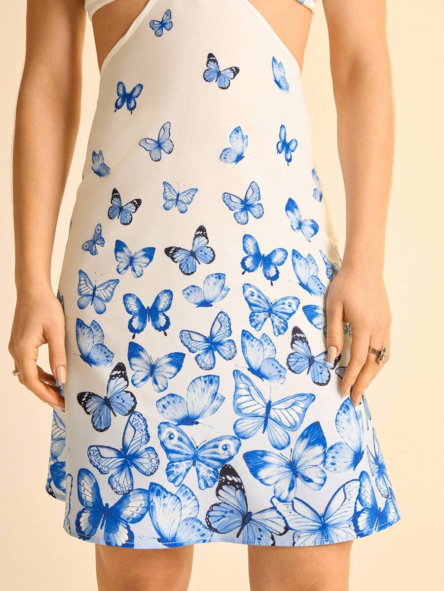 CAJUNI Vestido Longo Boêmio Azul Degradê com Estampa de Borboleta, Decote em Halter, Cordão na Cintura, Aberto, Modelo A, para Praia e Verão